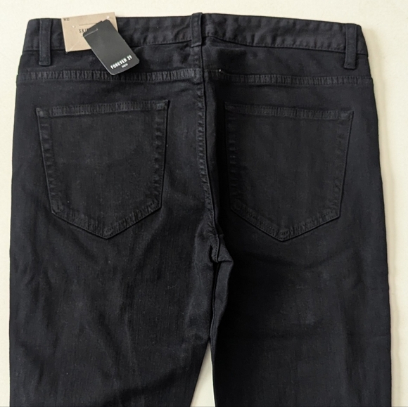 NWT Forever 21 Mens Slim Fit Distressed Jeans Black Zipper Detail Size 32x32 NWT - Picture 11 of 12